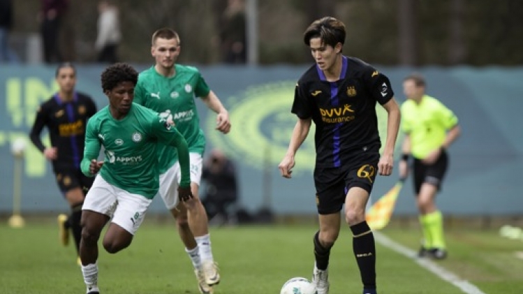 Lommel domine Anderlecht et prend la 2e place, Liège piégé au Lierse