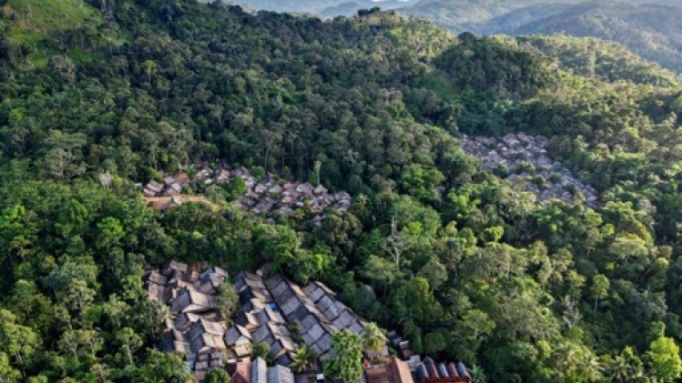 Un séisme de magnitude 6.4 touche l'île indonésienne de Java