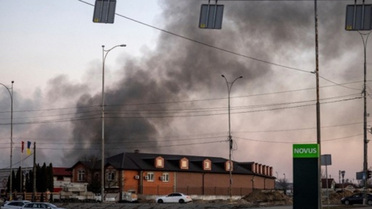 Plusieurs explosions entendues à Kiev