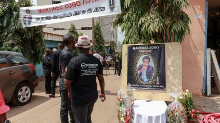 Assassinat d'un journaliste au Cameroun: le procès s'ouvre mais est déjà ajourné