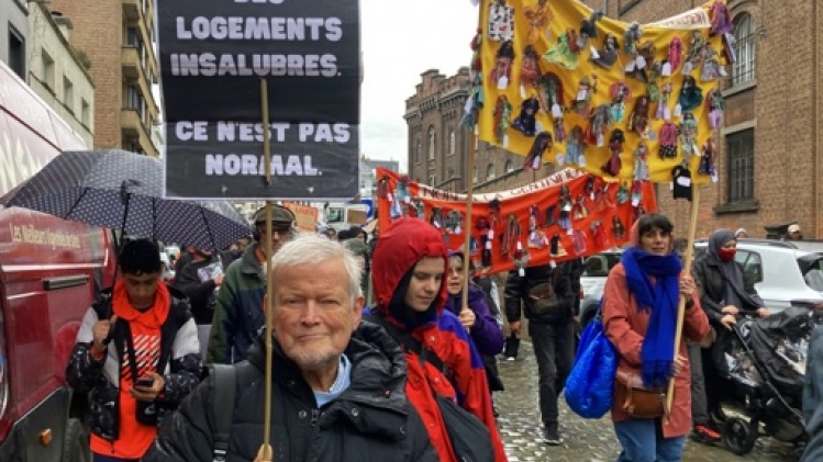 Une manifestation pour le droit au logement réunit des centaines de personnes à Bruxelles