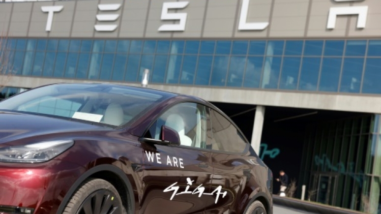 Cabossé en Bourse, Tesla attendu au tournant sur sa stratégie