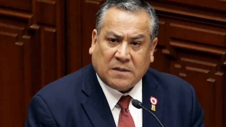 Pérou: en plein Rolexgate, le Premier ministre obtient la confiance du Parlement