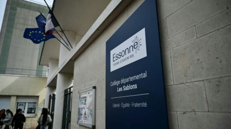 Agression de Samara: aveux des agresseurs présumés, Macron appelle à sanctuariser l'école