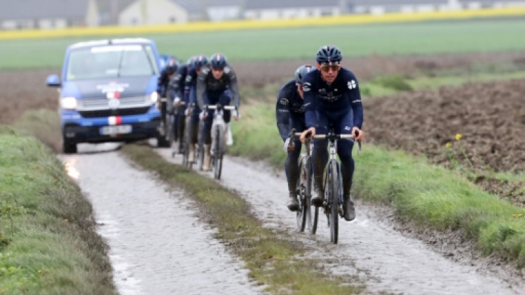 Paris-Roubaix: un peloton traumatisé par les chutes et voilà l'Enfer du nord