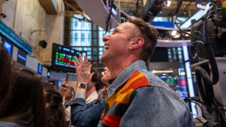 Wall Street conclut en berne, inquiète des tensions géopolitiques et de l'inflation