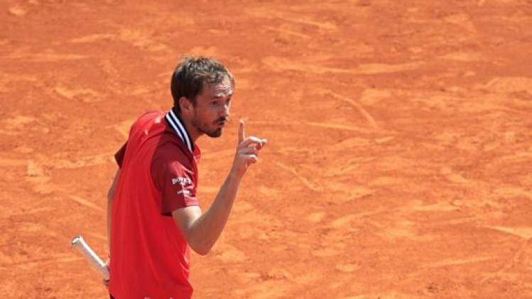 Karen Khachanov et Stefanos Tsitsipas en quarts, Daniil Medvedev craque