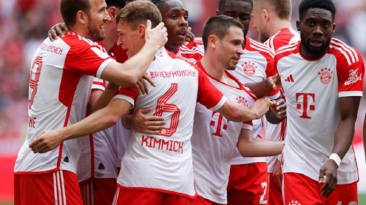 Le Bayern se joue de Cologne, Leverkusen doit attendre encore un peu pour le titre