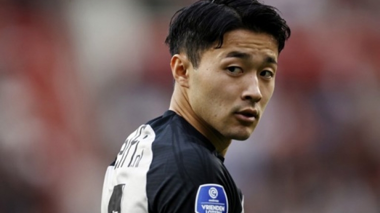 L'AZ Alkmaar refait un retard de deux buts pour s'offrir Waalwijk