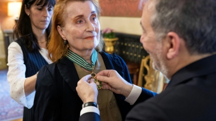 La Nobel autrichienne de littérature Elfriede Jelinek distinguée par la France