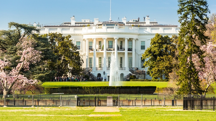 maison-blanche-grille