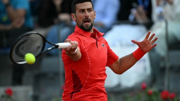 Novak Djokovic assommé par une gourde après son match contre Corentin Moutet