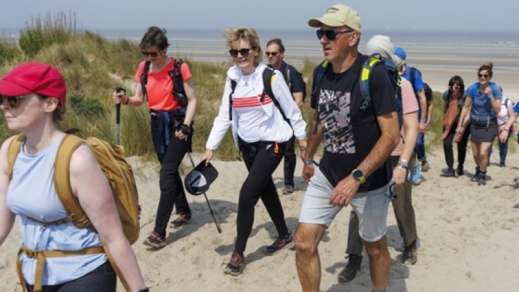 La 5e édition de la Belgian Coast Walk réunit plus de 7.000 participants sous le soleil