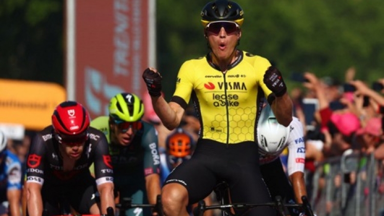 Olav Kooij abandonne, l'équipe Visma-Lease a bike réduite à cinq coureurs