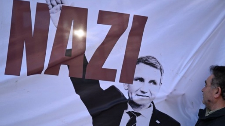 Allemagne: un dirigeant d'extrême droite condamné à une amende pour un slogan nazi