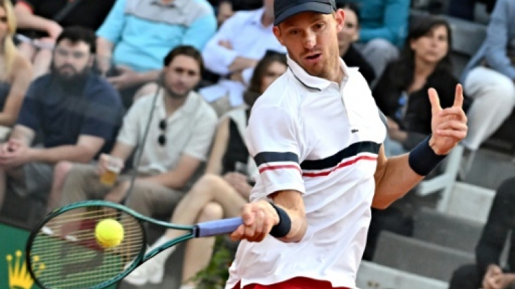 Rome: Jarry surprend Tsitsipas et complète le dernier carré