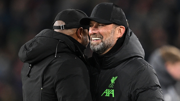 Jürgen Klopp et Vincent Kompany, le 26 décembre 2023. Copyright Belga.&nbsp;