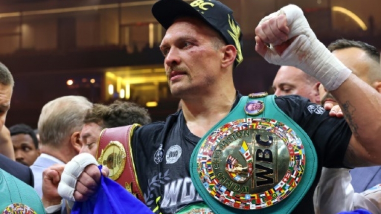 Boxe: 25 ans après, les lourds ont un nouveau roi avec Usyk