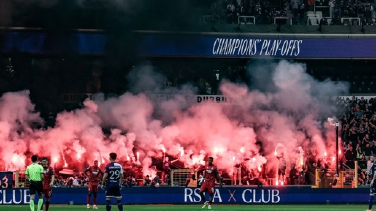 Anderlecht condamne un incident en tribune contre Bruges, l'auteur interdit de stade