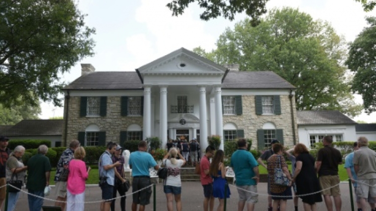 La petite-fille d'Elvis Presley fait suspendre la vente de la propriété du King