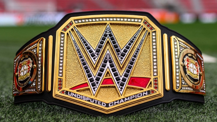 C etait inattendu champion d Allemagne le Bayer Leverkusen a recu. une ceinture de catch RTL Info