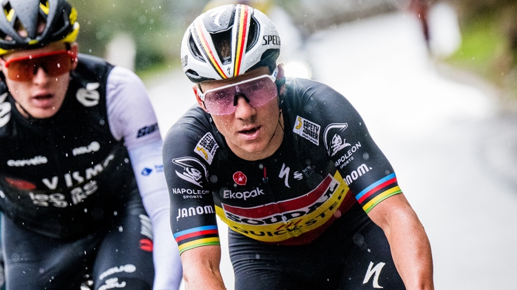 Remco Evenepoel prépare le Critérium du Dauphiné. 