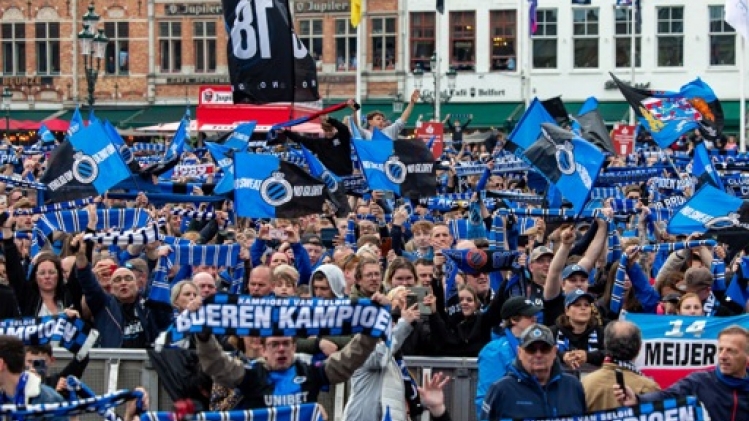 Les Blauw en zwart fêtent leur titre sur la Grand Place de Bruges