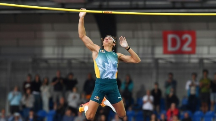 Athlétisme: le perchiste Armand Duplantis franchit six mètres à Ostrava