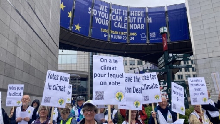 Votez pour les générations futures, clame le mouvement des Grands-parents pour le climat