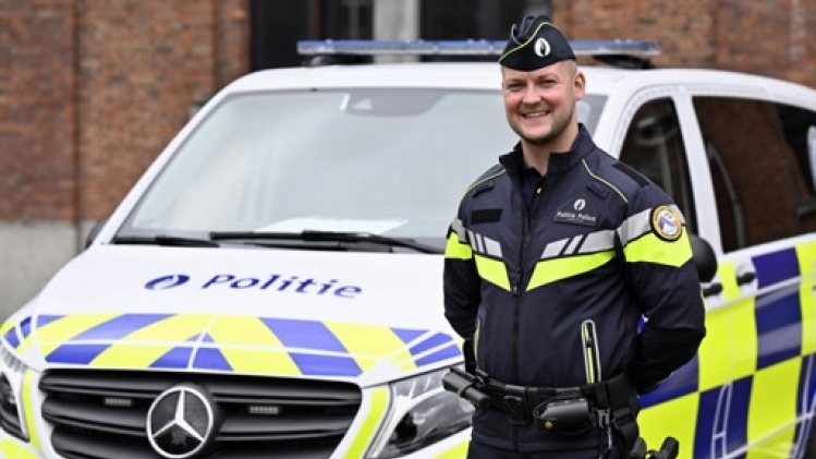 De nouveaux uniformes plus visibles et plus confortables pour la police