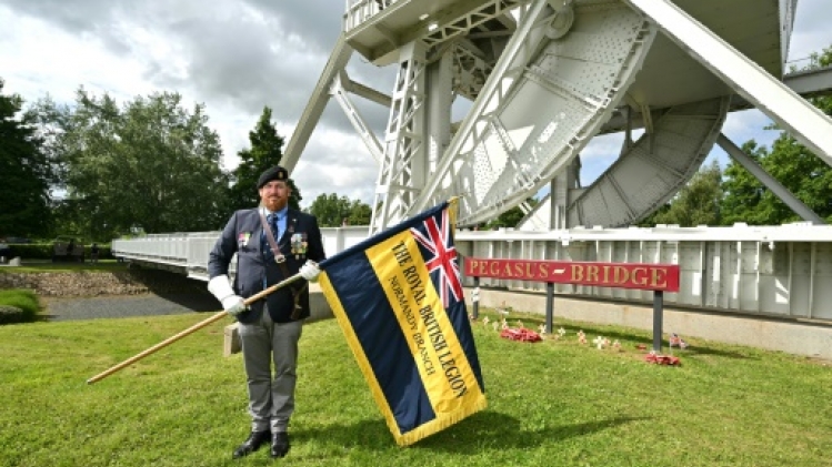 Une passion: Alisdaire, porte-drapeau français de l'étendard britannique
