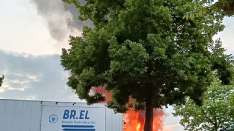 Bruxelles: un incendie s'est déclaré dans une entreprise de recyclage sur l'Allée Verte