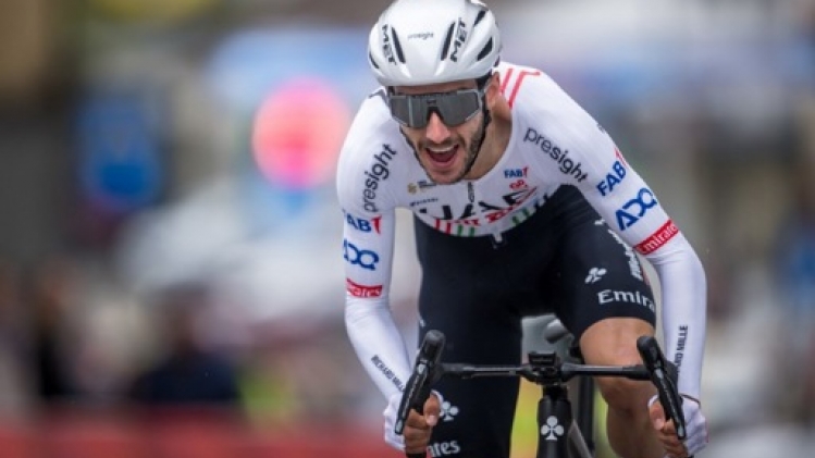 Adam Yates remporte la 5e étape et conforte son statut de leader au général