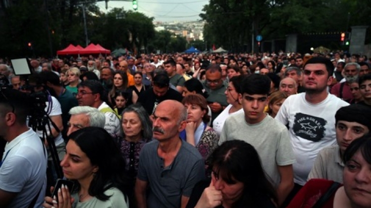 Arménie: manifestation après des affrontements avec la police