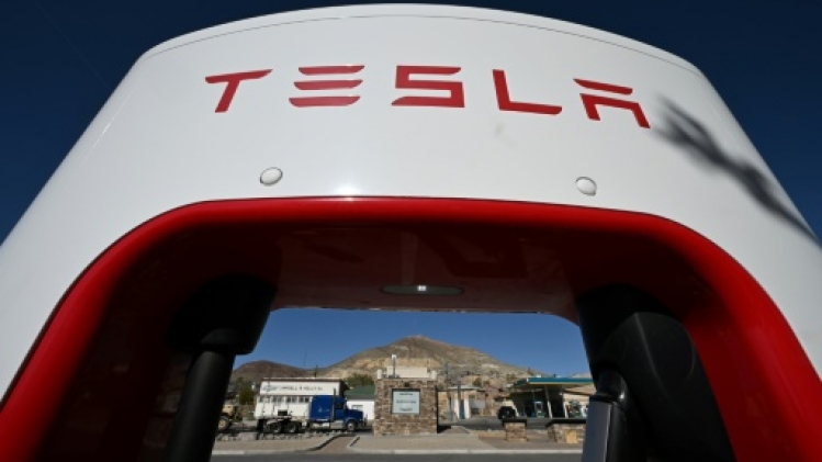 Suède: un syndicat va poursuivre Tesla en justice pour rétention d'information