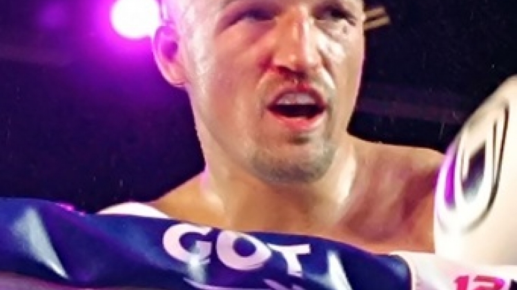 Lee Ingelrest écœure Sadaam Moamed Da Silva Caetano, qui abandonne après six rounds