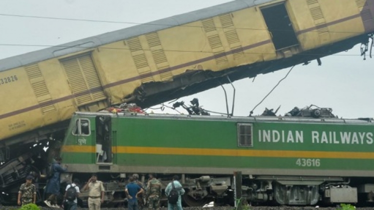 Le bilan d'un accident de train en Inde grimpe à 15 morts