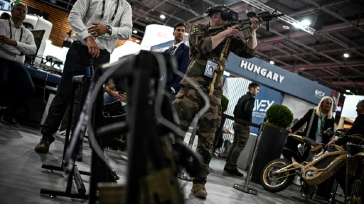 Des vents porteurs et des doutes au salon de défense Eurosatory