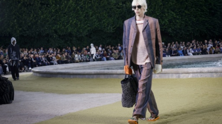 A Paris, de Kenzo à Wales Bonner et LGN, la mode masculine passe du rire aux larmes