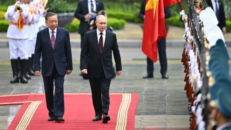 Poutine au Vietnam, après l'accord de défense avec Pyongyang