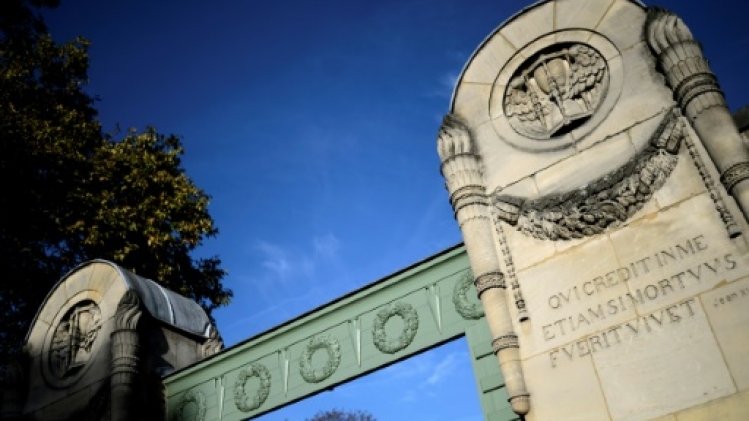 Françoise Hardy: le temps des adieux lors d'une cérémonie à Paris