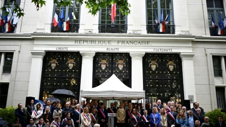 Courbevoie: un millier de personnes rassemblées contre la haine des juifs