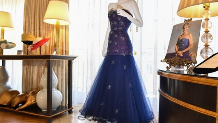 Des robes de la princesse Diana aux enchères en Californie