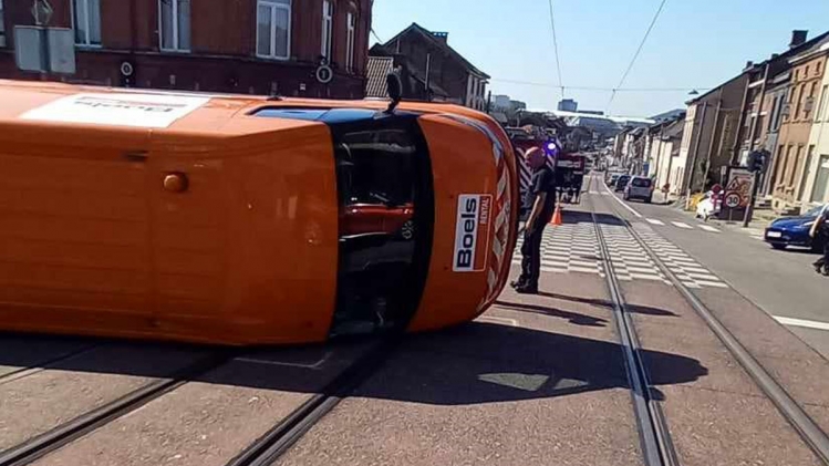 camionnette-lodelinsart