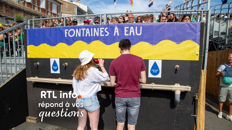 Des fontaines à eau dans un festival 