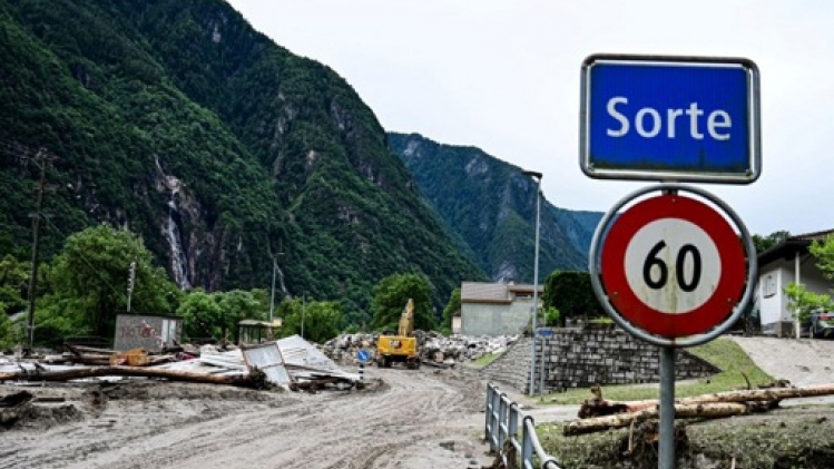 Une autoroute suisse fermée, les Belges invités à modifier leur itinéraire vers l'Italie