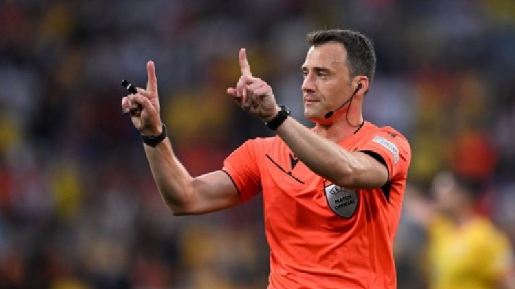 Les arbitres Felix Zwayer et Slavko Vincic en charge des demi-finales