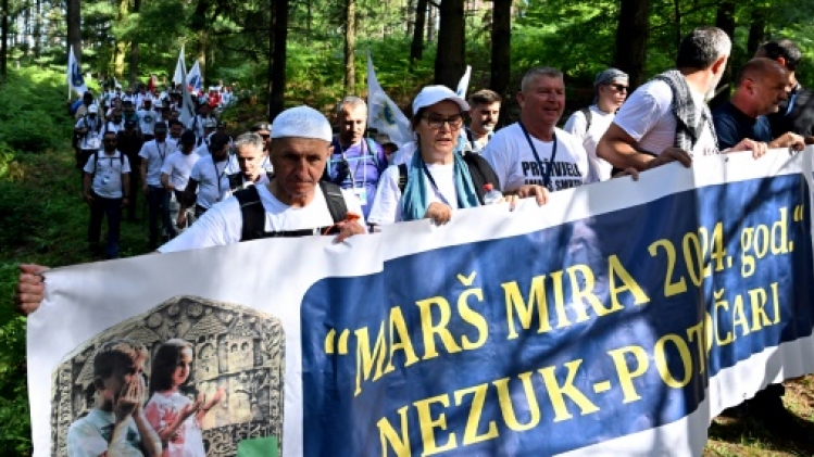 Pour ne pas oublier, des milliers de personnes cheminent vers Srebrenica