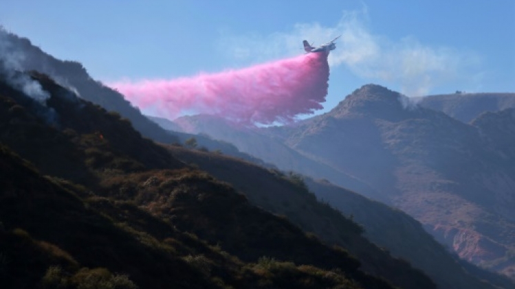 Des milliers de Californiens fuient un violent incendie sur fond de canicule