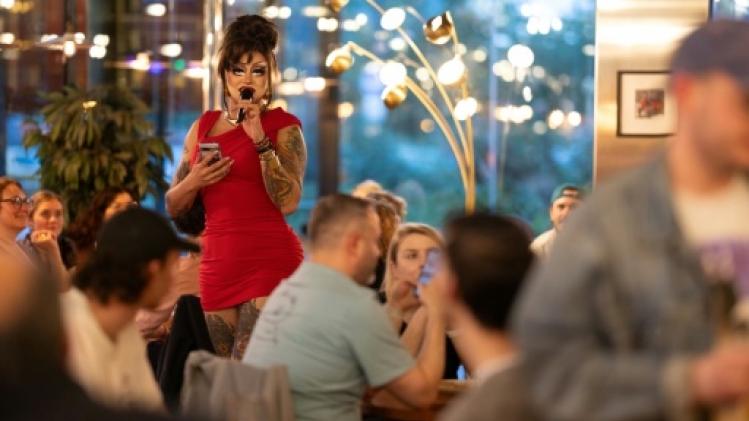 Flamme olympique le 14 juillet: la drag-queen Minima Gesté en porte-étendard de la communauté LGBT+